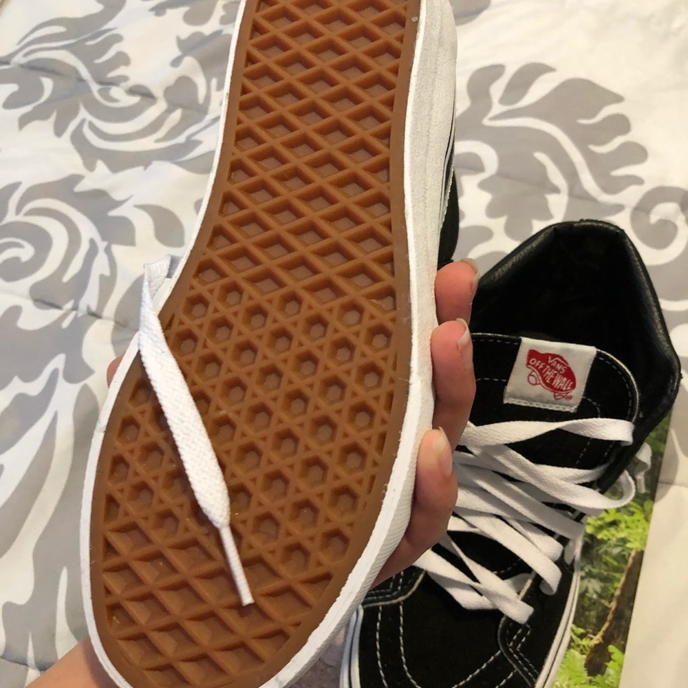 Vans - Picture 3 of 3